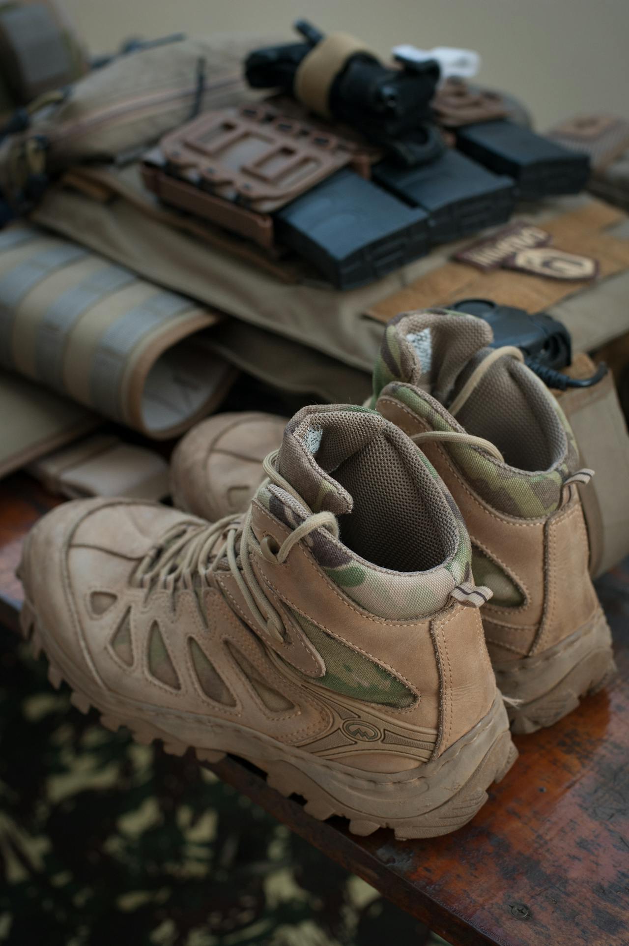 chaussures militaires neuves