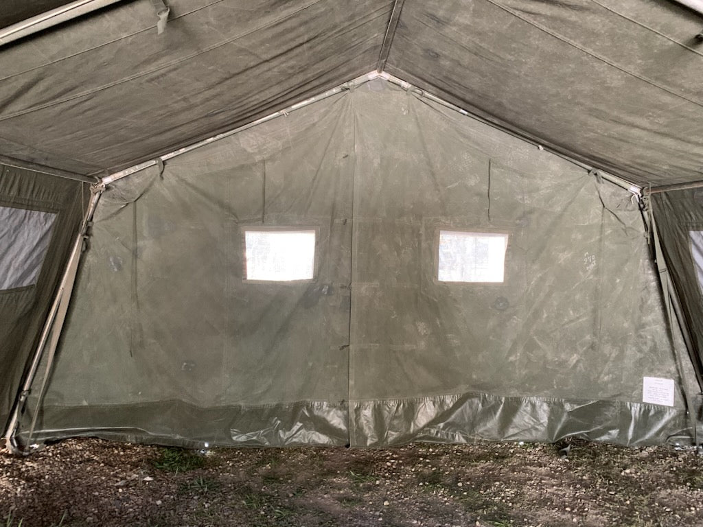Tente militaire d'occasion 10M50x5M30